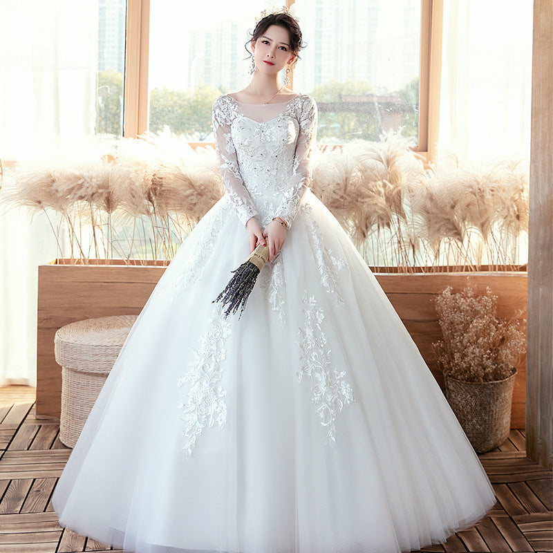 Langarm-Brautkleid mit langer Schleppe
