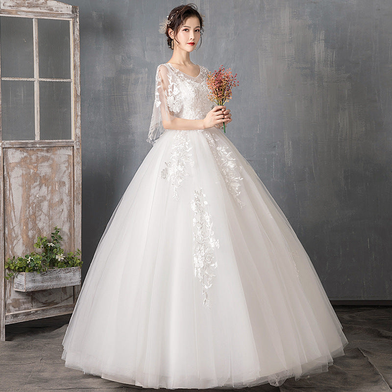 Langarm-Brautkleid mit langer Schleppe