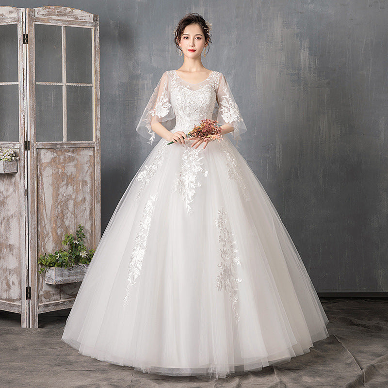 Langarm-Brautkleid mit langer Schleppe