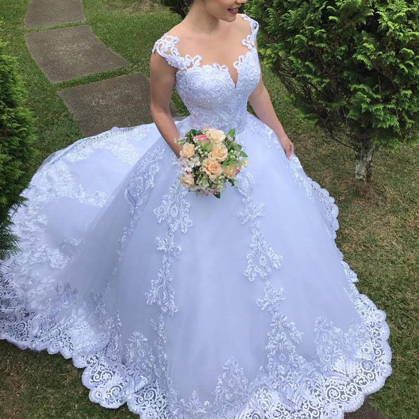 Brautkleid im Vintage-Stil mit weißer Spitze