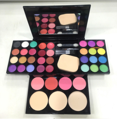 Make-up-Box mit Make-up-Set