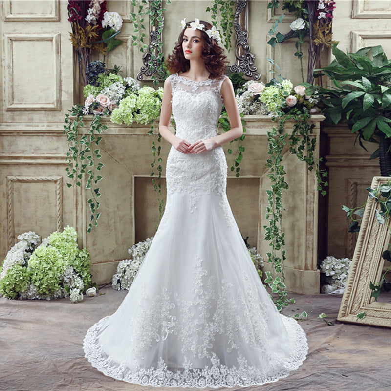 Brautkleid mit langer Schleppe und Sexy Spitzen-Meerjungfrau