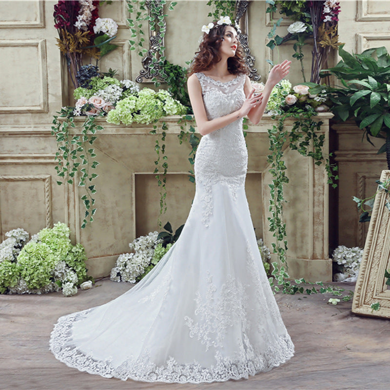 Brautkleid mit langer Schleppe und Sexy Spitzen-Meerjungfrau