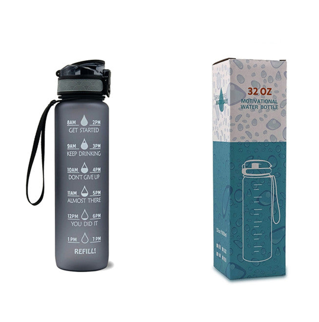1L Tritan Abnehm-Wasserflasche mit Zeitmarkierung für Sport und Fitness.