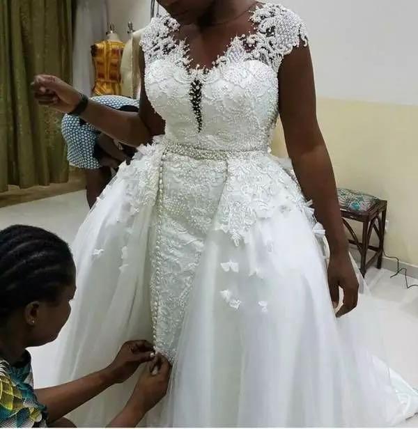Meerjungfrau Brautkleid mit abnehmbarem Spitzenrock