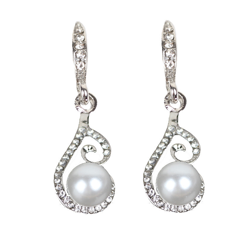 Schmuckset mit Strass, Diamanten und Perlen