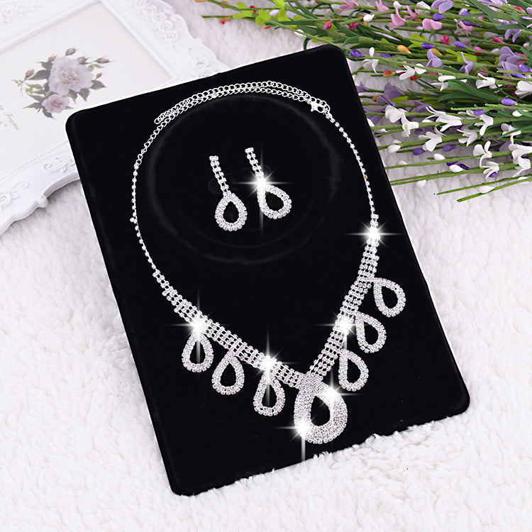 Brautschmuck Halskette, Ohrring-Set."