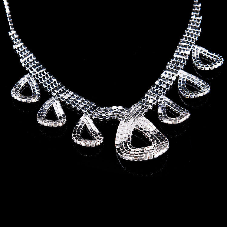 Brautschmuck Halskette, Ohrring-Set."