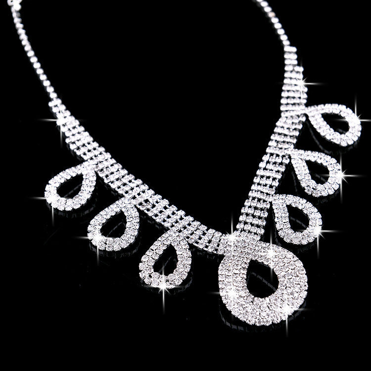 Brautschmuck Halskette, Ohrring-Set."