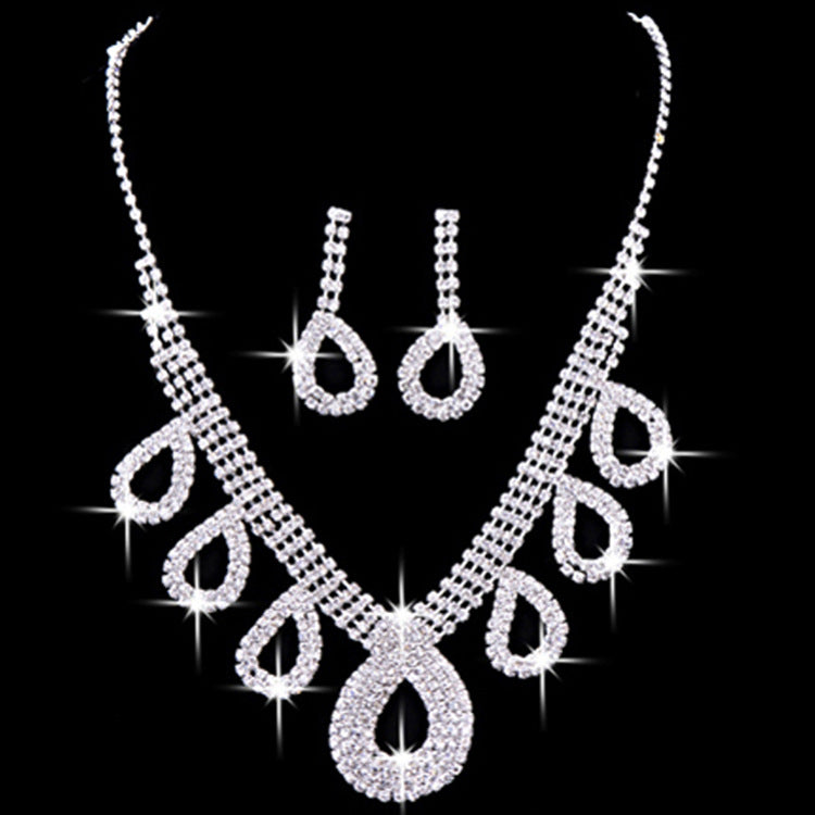 Brautschmuck Halskette, Ohrring-Set."