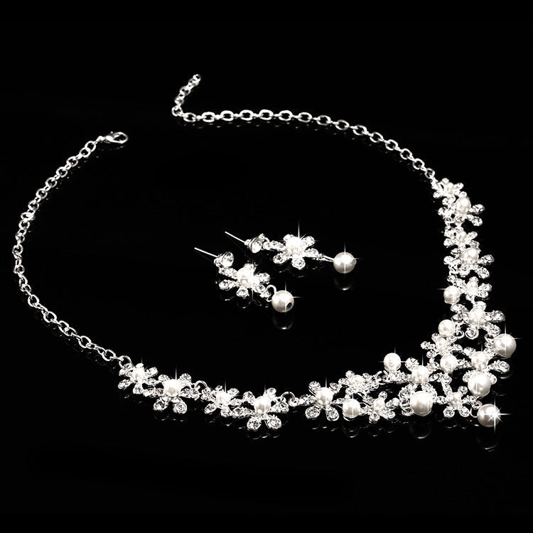 Hochzeit  Kristallblumenhalskette  Diamantohrringe  Windkrone