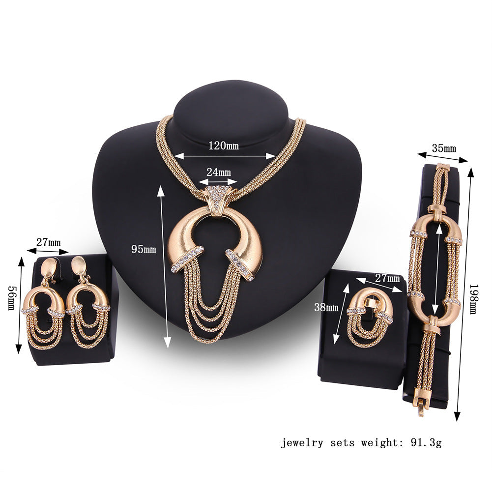 Vierteilige Schmuck-Set aus galvanisiertem Metall