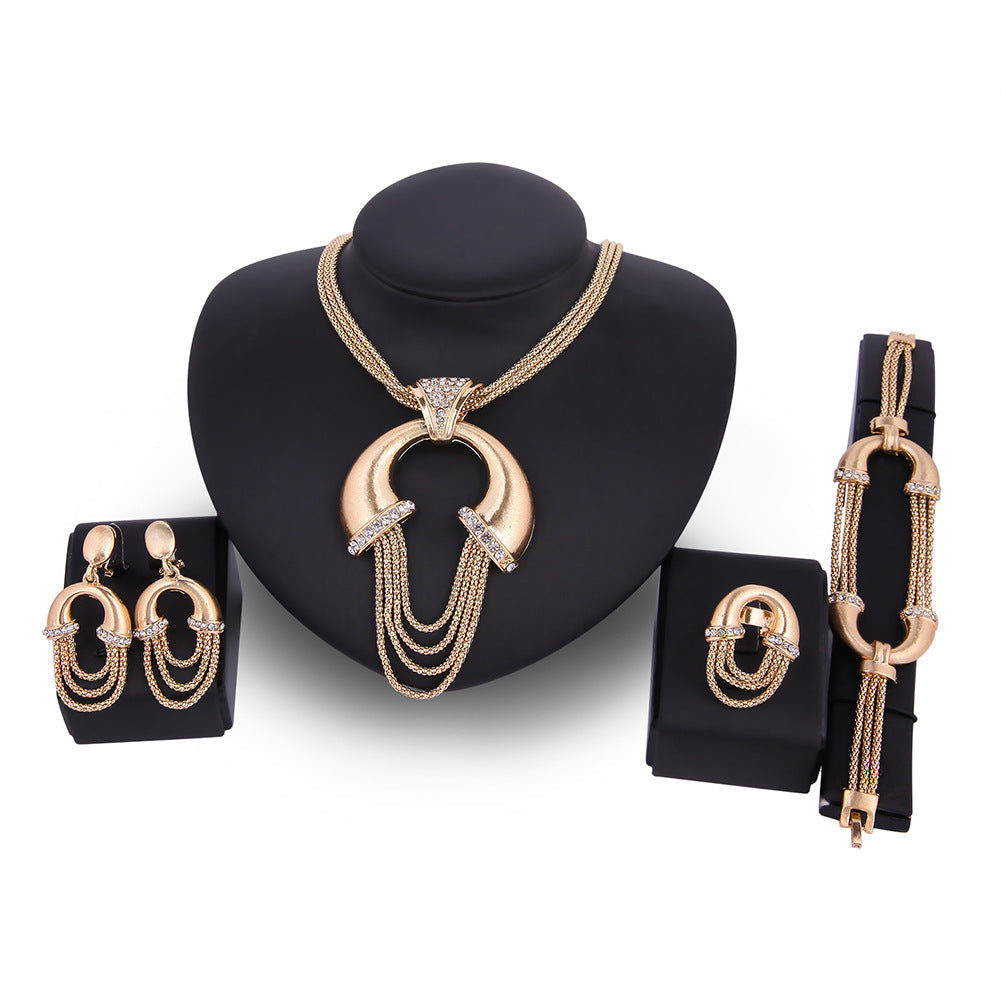 Vierteilige Schmuck-Set aus galvanisiertem Metall