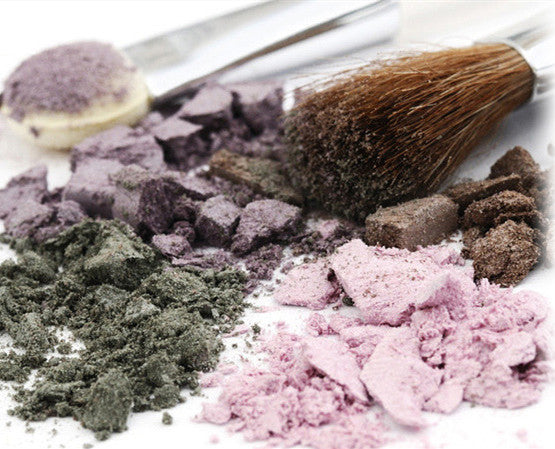 Multifunktionelle Spezial-Make-up-Set mit Lidschattenpalette