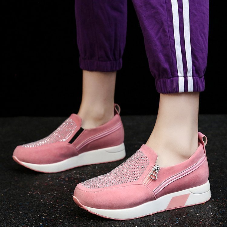 Schuhe mit dicke Sohle und seitlicher Reißverschluss